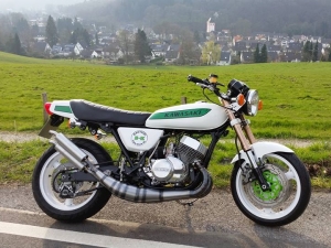 H1 Custom with 750 cc…